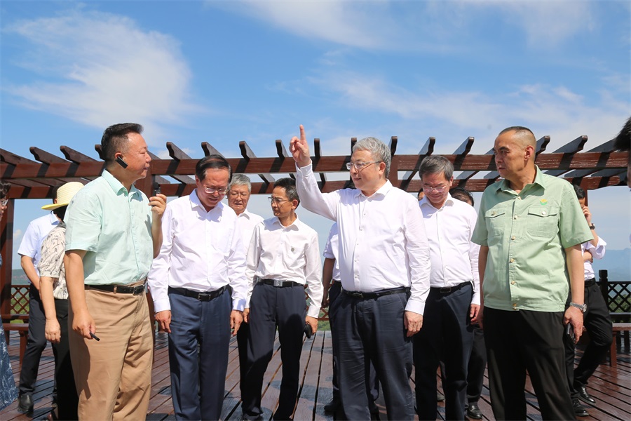 2024.06.23全國政協(xié)副主席、民盟中央常務副主席、中國科學院院士、清華大學副校長王光謙蒞臨金徽股份視察.jpg