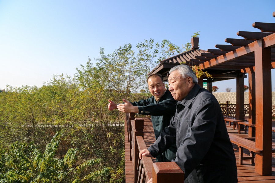 21-2019年10月，國家水利部原副部長王守強參觀金徽股份時盛贊：金徽股份是綠色礦山、文明礦山、美麗礦山。.jpg