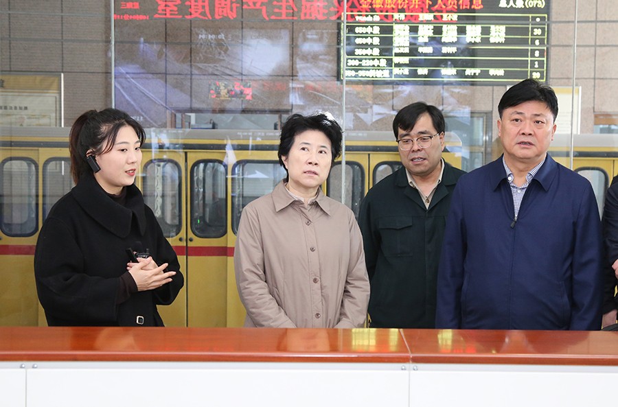 36-2023年3月，省生態(tài)環(huán)境廳黨組書記蘇君蒞臨金徽股份調研綠色礦山及“兩山”實踐創(chuàng)新基地建設情況。.jpg