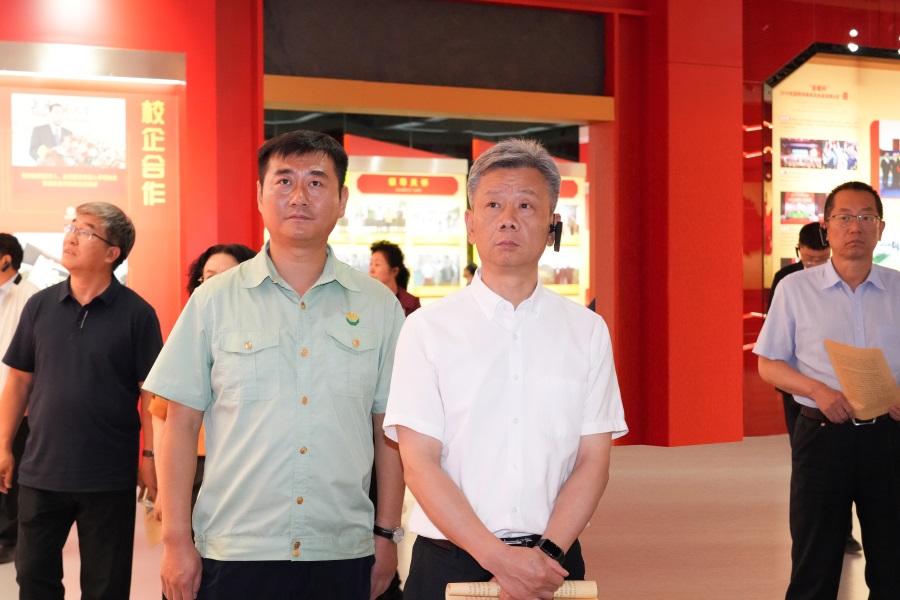 2024.06.23全國政協(xié)委員、省政協(xié)副主席、民盟甘肅省委會主委劉仲奎蒞臨金徽股份調研.jpg