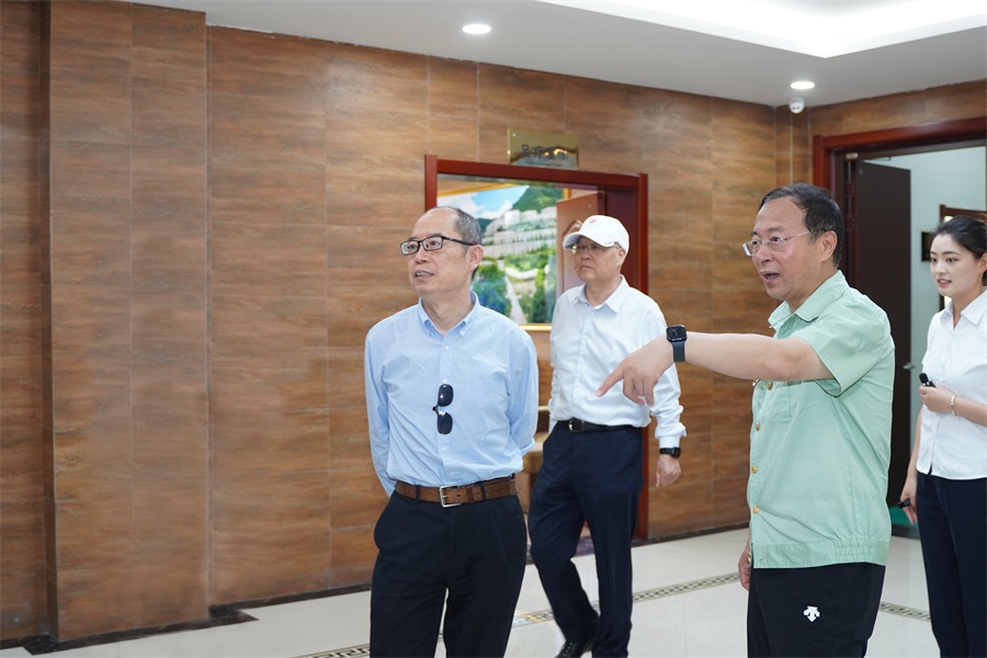 2024.06.23重慶市政協(xié)副主席、民盟市委會主委杜惠平蒞臨金徽股份調研.jpg